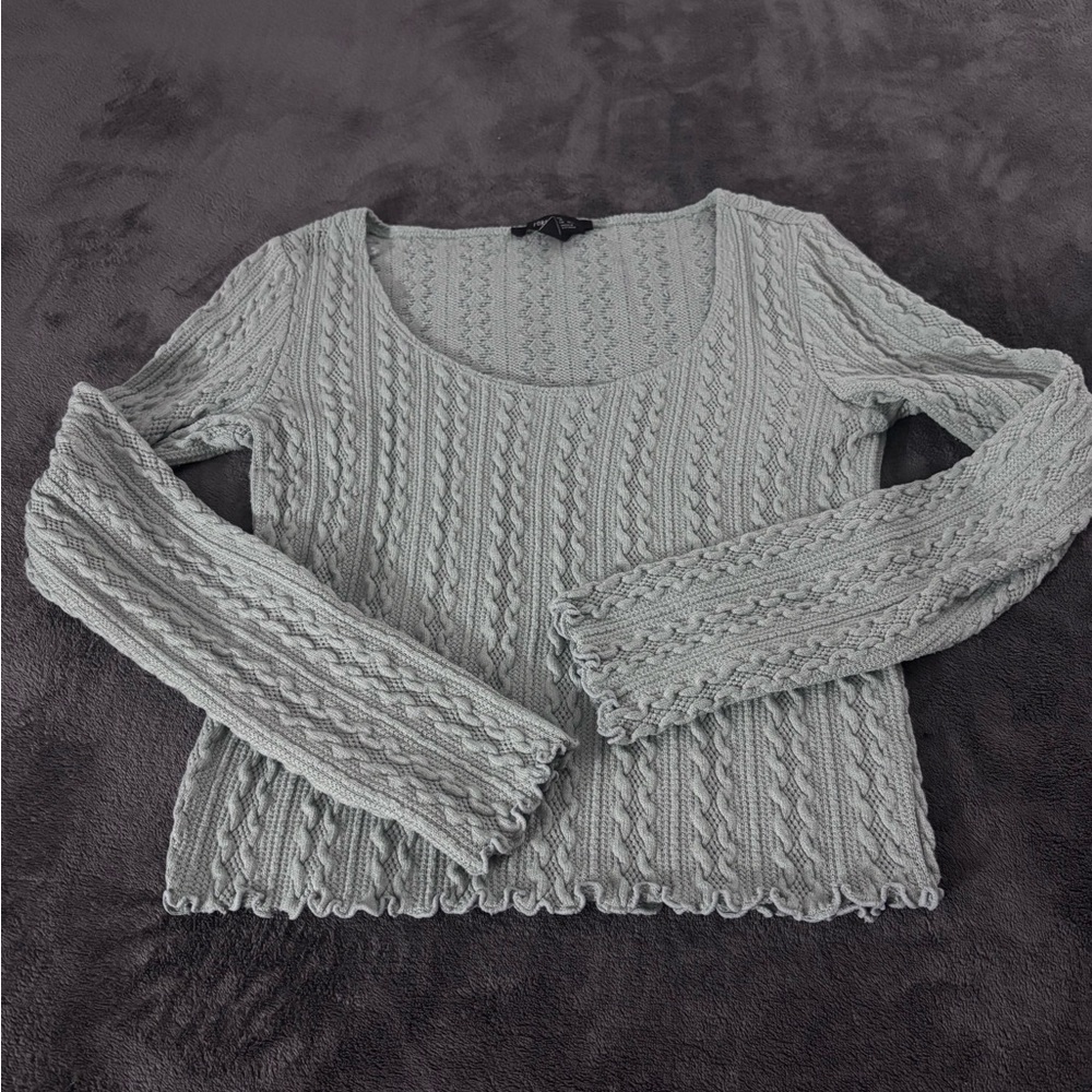 Forever 21 Knit Top‎ Long Sleeve Cable Knit Ruffle Trim Gray Size M